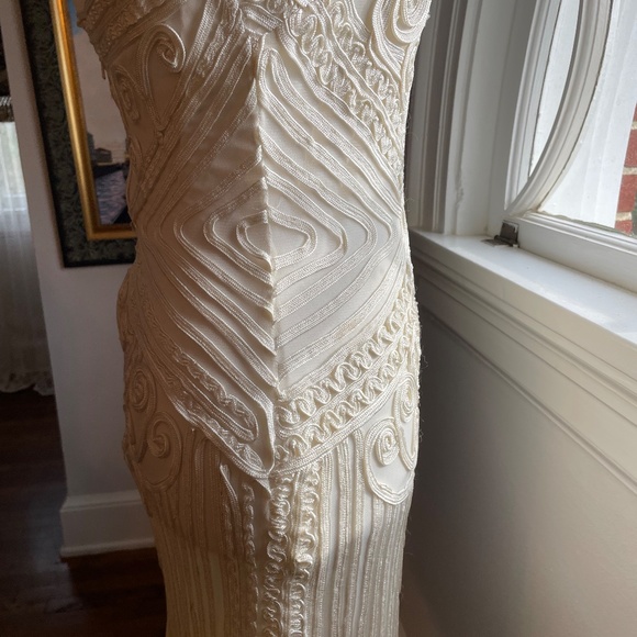 Designer Cache Elegant Sheath Amazing Applique - Picture 12 of 16